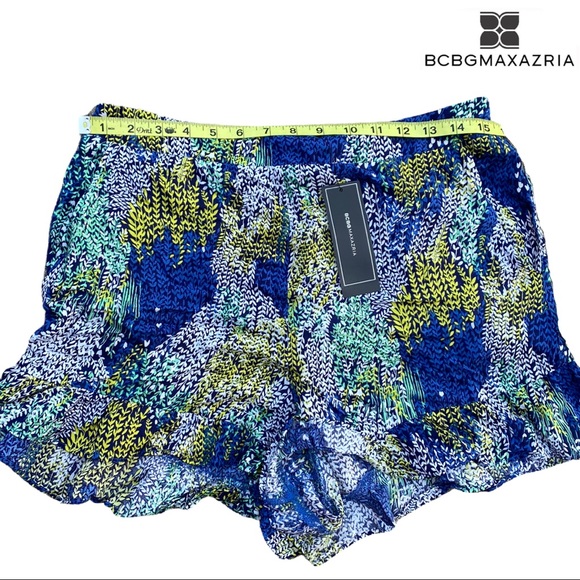 Flash Sale New BCBGMaxazria Floral Shorts - Picture 2 of 8